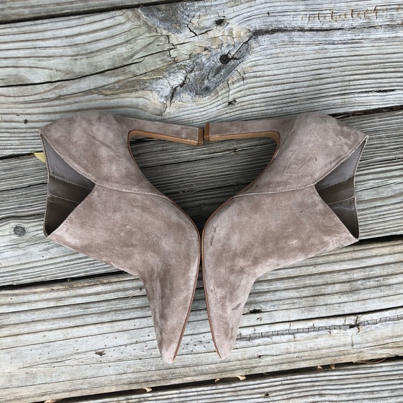 Vince Camuto women’s size 9.5 shoes with 4 inch heels. - Picture 6 of 9